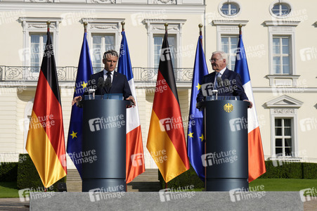 Begrüßung des Staatspräsidenten der Französischen Republik in Berlin