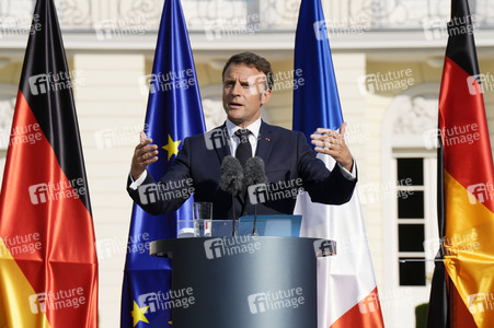 Begrüßung des Staatspräsidenten der Französischen Republik in Berlin