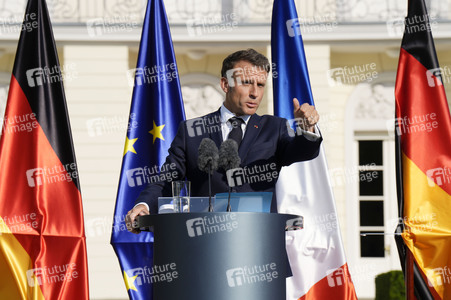 Begrüßung des Staatspräsidenten der Französischen Republik in Berlin