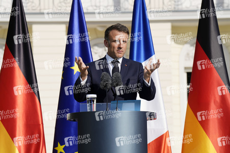 Begrüßung des Staatspräsidenten der Französischen Republik in Berlin