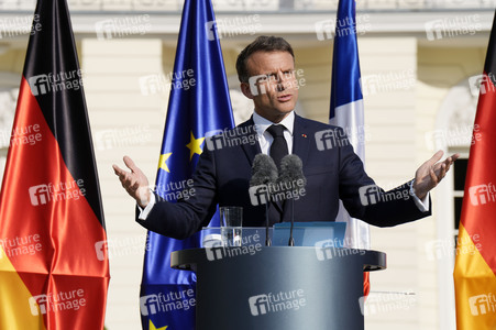 Begrüßung des Staatspräsidenten der Französischen Republik in Berlin