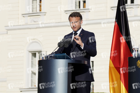 Begrüßung des Staatspräsidenten der Französischen Republik in Berlin