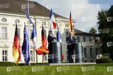 Begrüßung des Staatspräsidenten der Französischen Republik in Berlin