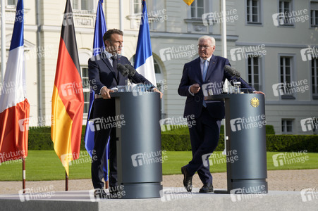 Begrüßung des Staatspräsidenten der Französischen Republik in Berlin