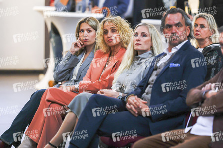 Präsentation der Wanderausstellung  'Woanders ist überall'  in Essen