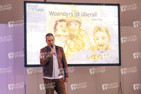 Präsentation der Wanderausstellung  'Woanders ist überall'  in Essen