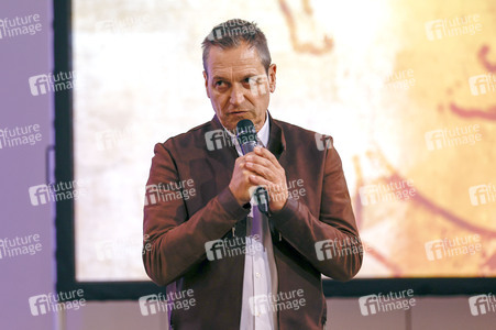 Präsentation der Wanderausstellung  'Woanders ist überall'  in Essen