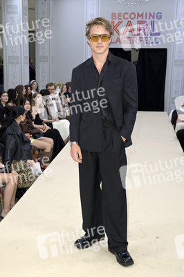 Serienpremiere 'Becoming Karl Lagerfeld' in Berlin