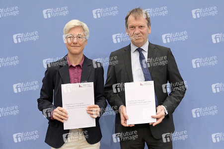Bundespressekonferenz Sondergutachten zur Prüfung der Treibhausgas-Projektionsdaten 2024 in Berlin