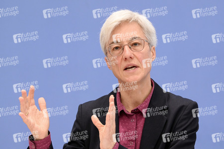 Bundespressekonferenz Sondergutachten zur Prüfung der Treibhausgas-Projektionsdaten 2024 in Berlin