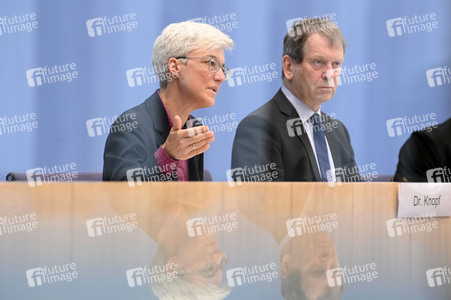 Bundespressekonferenz Sondergutachten zur Prüfung der Treibhausgas-Projektionsdaten 2024 in Berlin