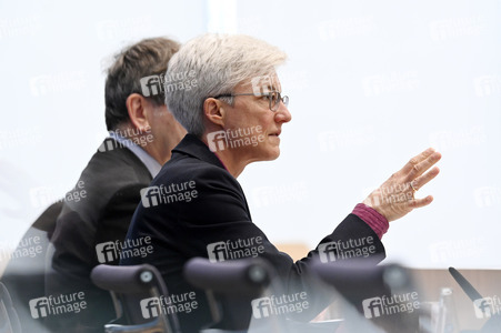 Bundespressekonferenz Sondergutachten zur Prüfung der Treibhausgas-Projektionsdaten 2024 in Berlin