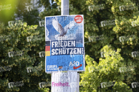 Beschädigte Wahlplakate zur Europawahl in Berlin