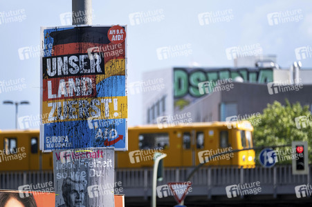 Beschädigte Wahlplakate zur Europawahl in Berlin