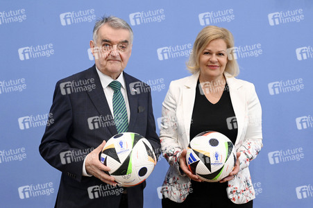 Bundespressekonferenz 10 Tage vor der EM in Berlin