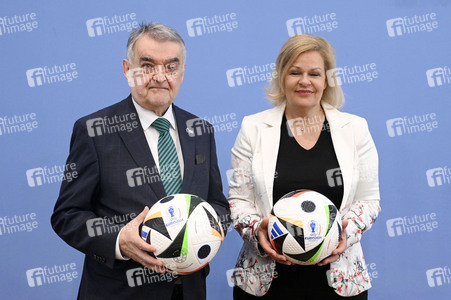 Bundespressekonferenz 10 Tage vor der EM in Berlin