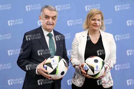 Bundespressekonferenz 10 Tage vor der EM in Berlin