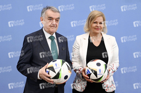 Bundespressekonferenz 10 Tage vor der EM in Berlin