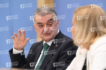 Bundespressekonferenz 10 Tage vor der EM in Berlin