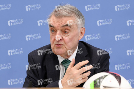 Bundespressekonferenz 10 Tage vor der EM in Berlin