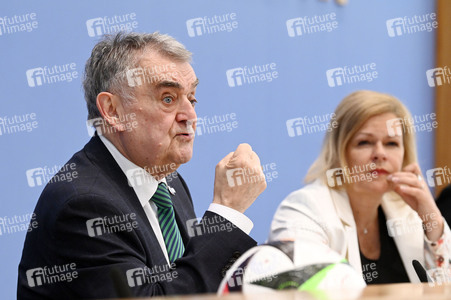 Bundespressekonferenz 10 Tage vor der EM in Berlin