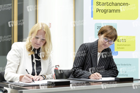 Bundespressekonferenz Unterzeichnung des Startchancen-Programms in Berlin