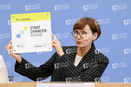 Bundespressekonferenz Unterzeichnung des Startchancen-Programms in Berlin