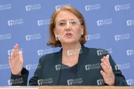 Bundespressekonferenz Bundeslagebild 'Häusliche Gewalt' in Berlin