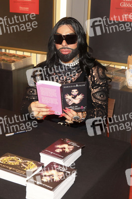 Buchvorstellung mit Harald Glööckler in Berlin