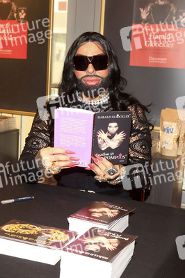 Buchvorstellung mit Harald Glööckler in Berlin