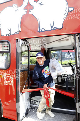 Einweihung des Ottifanten-Busses in Hamburg
