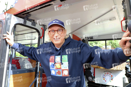 Einweihung des Ottifanten-Busses in Hamburg