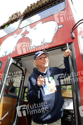 Einweihung des Ottifanten-Busses in Hamburg
