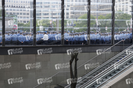 Schweigemarsch für den ermordeten Mannheimer Polizisten Rouven L. in Berlin