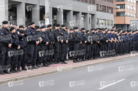 Schweigemarsch für den ermordeten Mannheimer Polizisten Rouven L. in Berlin