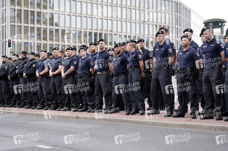 Schweigemarsch für den ermordeten Mannheimer Polizisten Rouven L. in Berlin