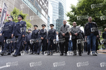 Schweigemarsch für den ermordeten Mannheimer Polizisten Rouven L. in Berlin