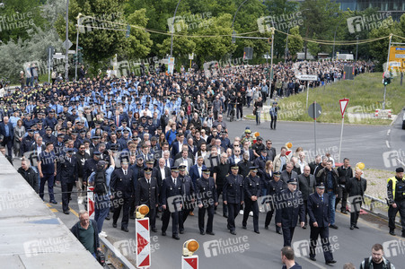 Schweigemarsch für den ermordeten Mannheimer Polizisten Rouven L. in Berlin