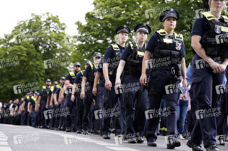 Schweigemarsch für den ermordeten Mannheimer Polizisten Rouven L. in Berlin