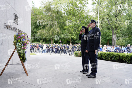 Schweigemarsch für den ermordeten Mannheimer Polizisten Rouven L. in Berlin