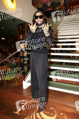 Buchvorstellung mit Harald Glööckler in Berlin