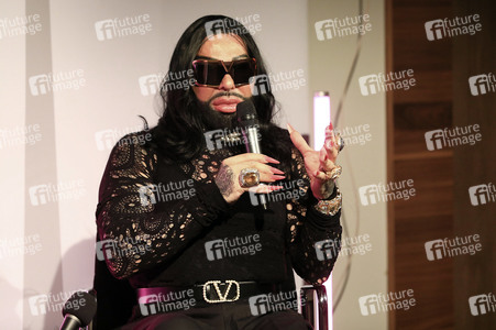 Buchvorstellung mit Harald Glööckler in Berlin