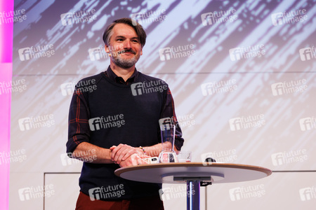 Saša Stanišić bei der lit.Cologne 2024 in Köln