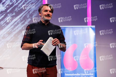 Saša Stanišić bei der lit.Cologne 2024 in Köln