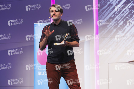 Saša Stanišić bei der lit.Cologne 2024 in Köln