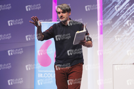 Saša Stanišić bei der lit.Cologne 2024 in Köln