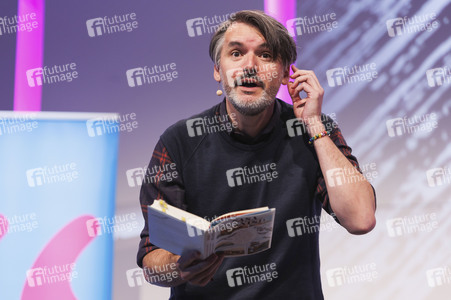 Saša Stanišić bei der lit.Cologne 2024 in Köln