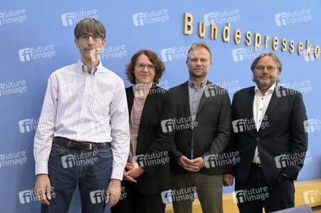 Bundespressekonferenz Rechtsanspruch auf ein Gesellschaftsjahr in Berlin