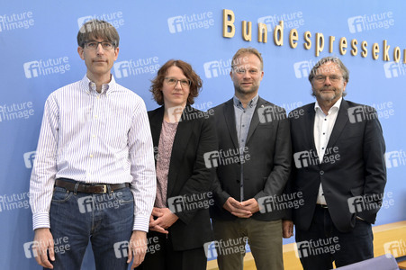 Bundespressekonferenz Rechtsanspruch auf ein Gesellschaftsjahr in Berlin