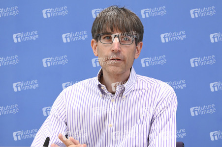 Bundespressekonferenz Rechtsanspruch auf ein Gesellschaftsjahr in Berlin